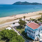 Seafrontgardenhouse شقة