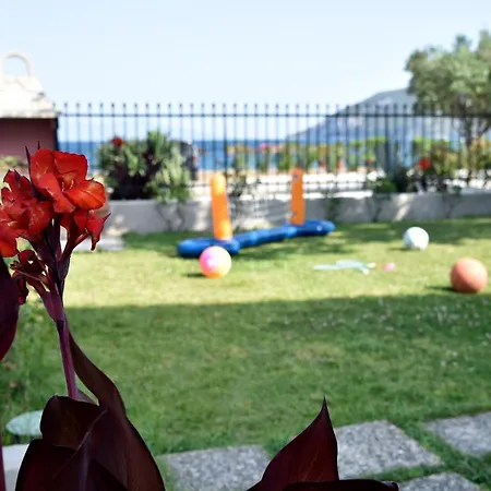 Seafrontgardenhouse Apartment *